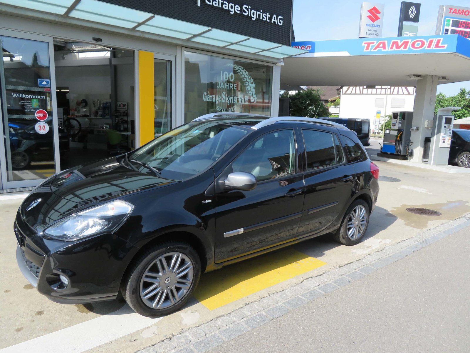 RENAULT Clio Grandtour 1.2 TCe 100 Night&Day, Petrol, Second hand / Used, Manual - 2