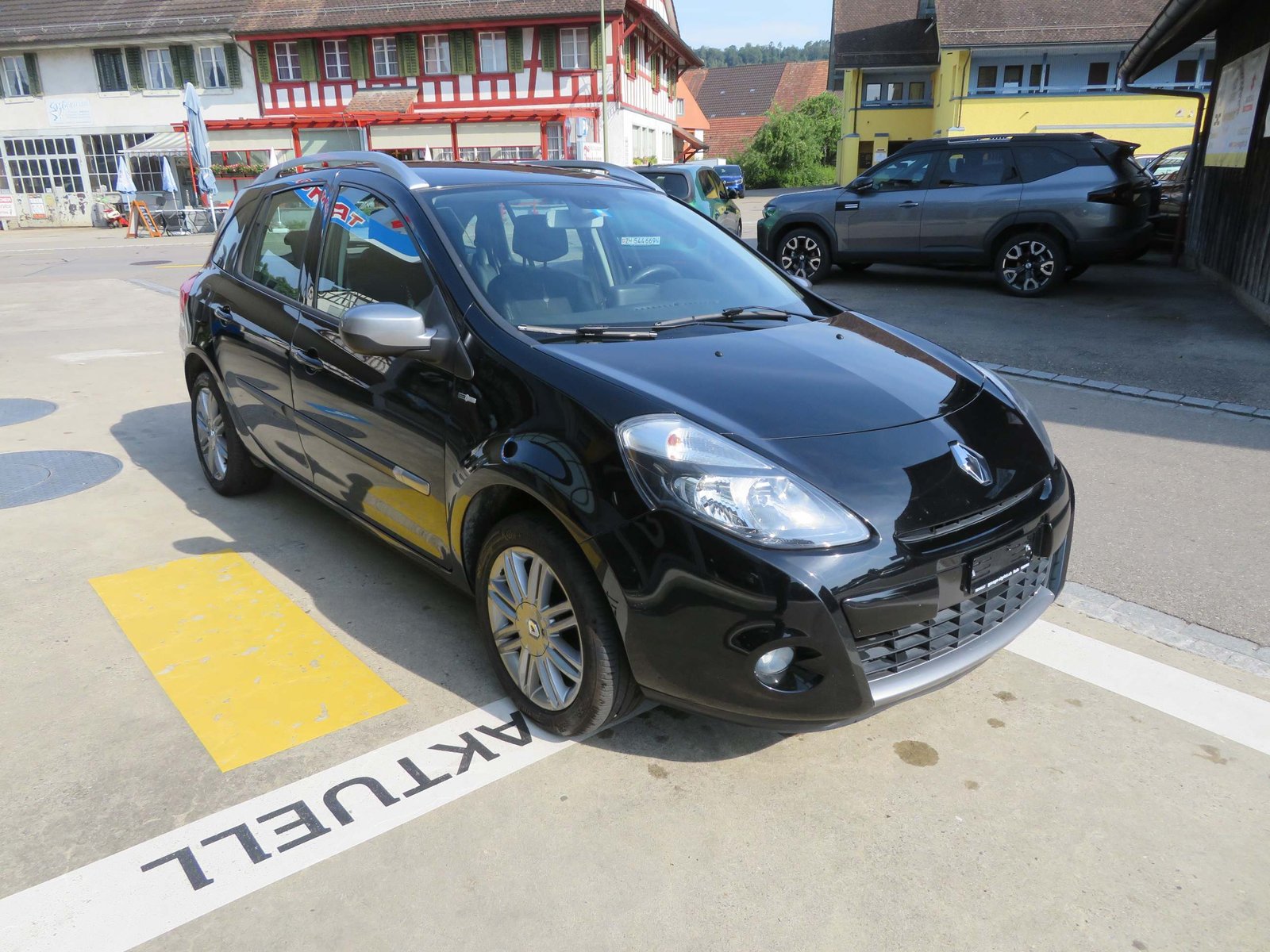 RENAULT Clio Grandtour 1.2 TCe 100 Night&Day, Petrol, Second hand / Used, Manual - 4
