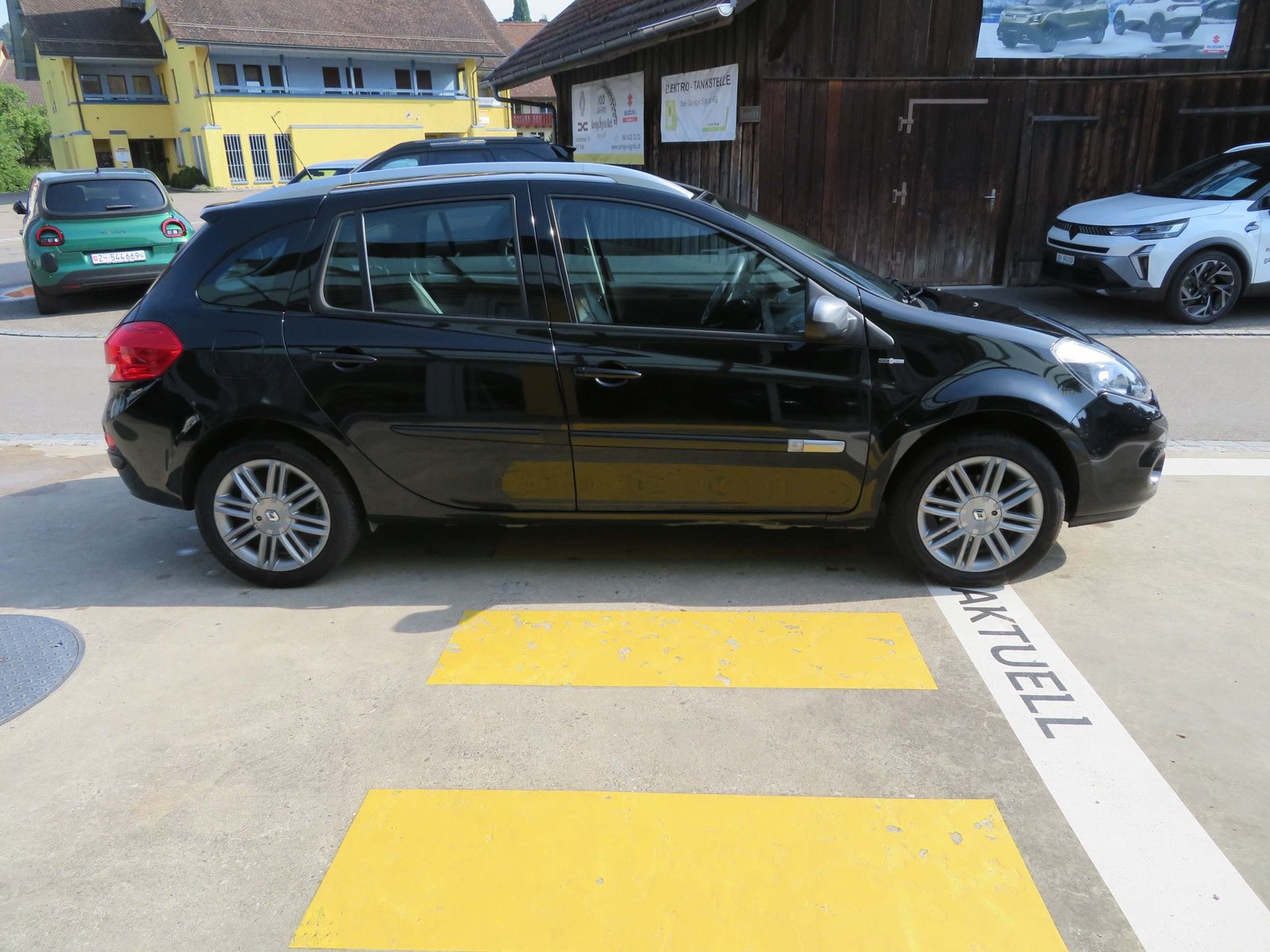 RENAULT Clio Grandtour 1.2 TCe 100 Night&Day, Petrol, Second hand / Used, Manual - 5