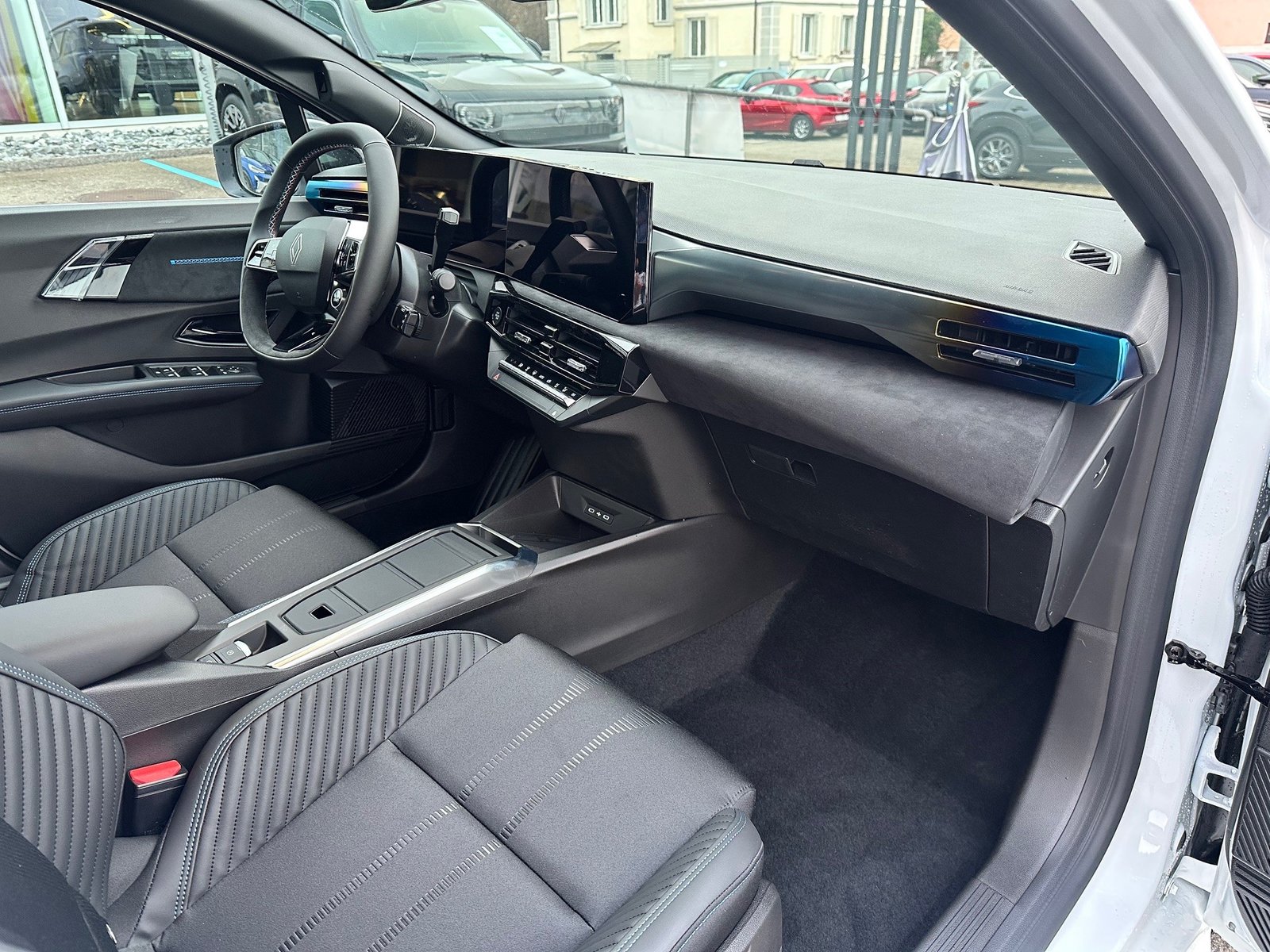 RENAULT Clio 1.8 E-Tech Esprit Alpine, Hybride Intégral Essence/Électricité, Voiture nouvelle - 6