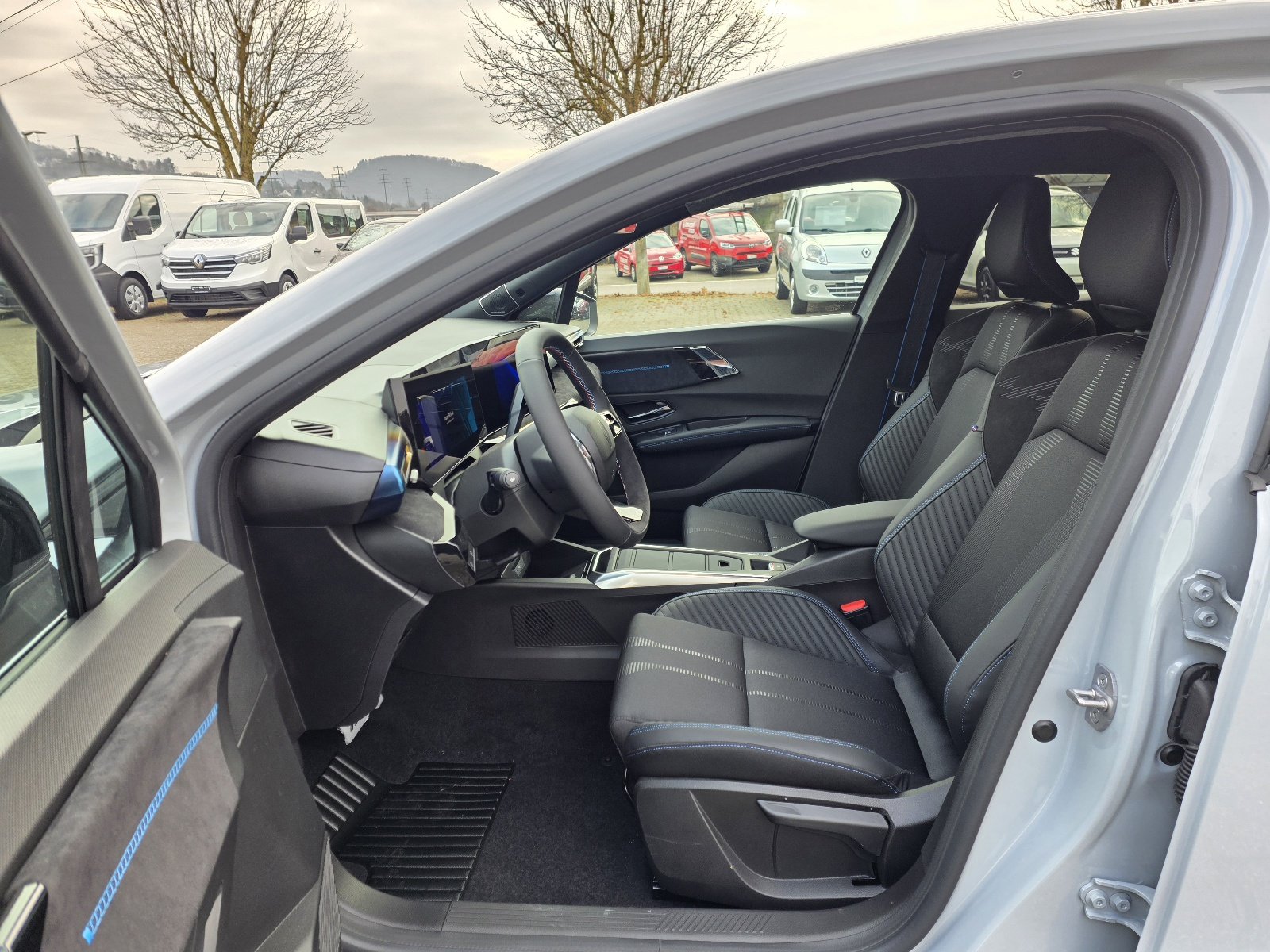 RENAULT CLIO E-TECH FULL HYBRID esprit Alpine full hybrid E-Tech 160, Hybride Intégral Essence/Électricité, Voiture nouvelle, Automatique - 6
