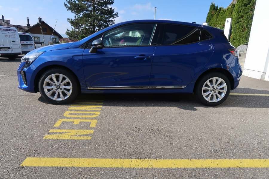 RENAULT Clio 1.8 E-Tech esprit Alpine, Hybride Intégral Essence/Électricité, Voiture nouvelle, Automatique - 2