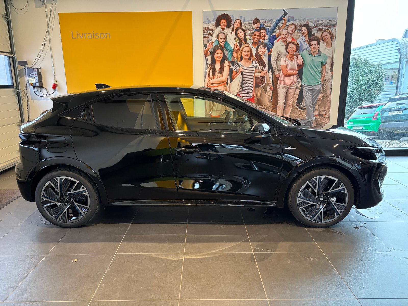 RENAULT CLIO 6, Full-Hybrid Petrol/Electric, New car, Automatic - 4