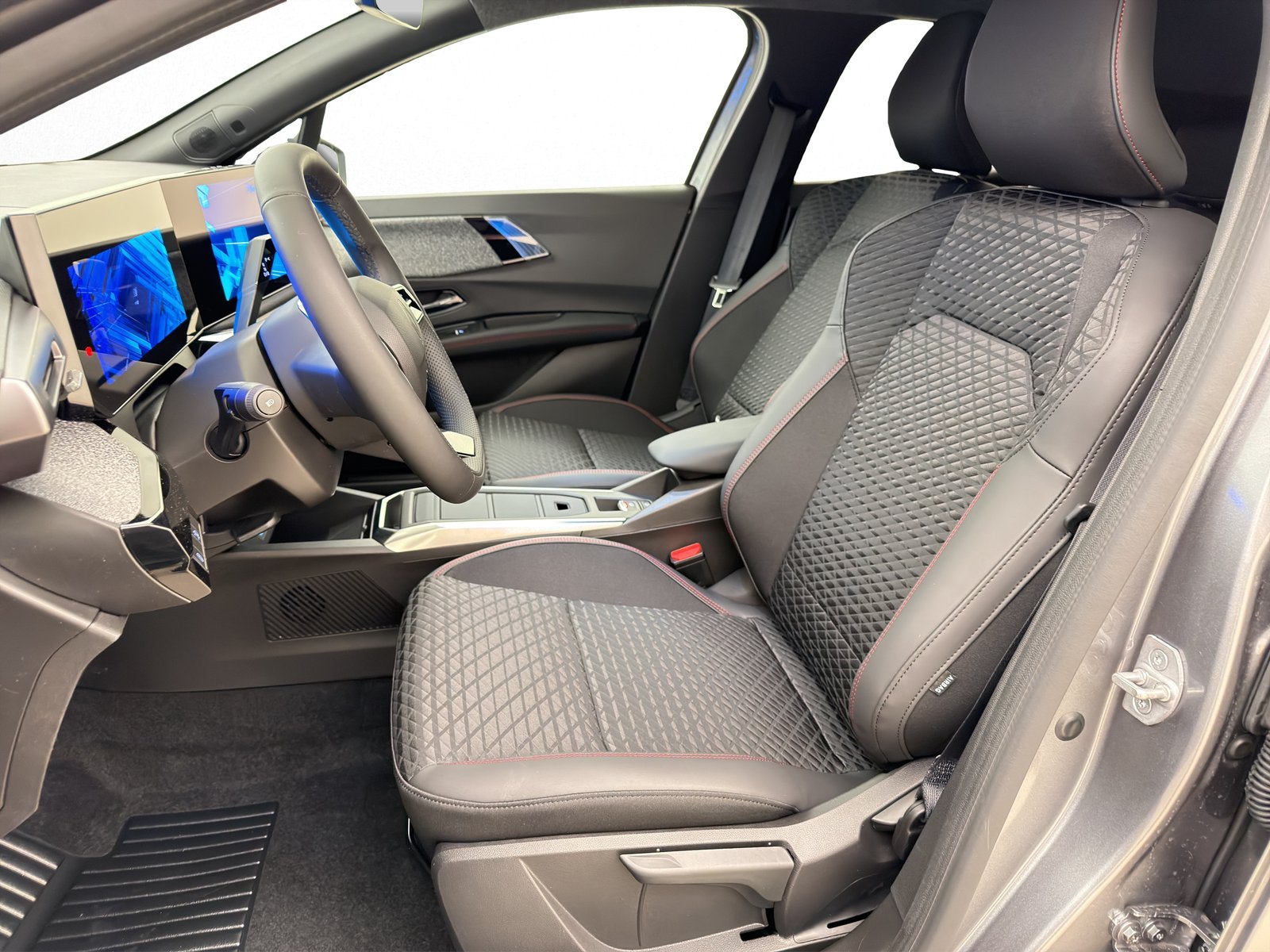 RENAULT Clio 1.8 E-Tech techno, Full-Hybrid Petrol/Electric, New car, Automatic - 2