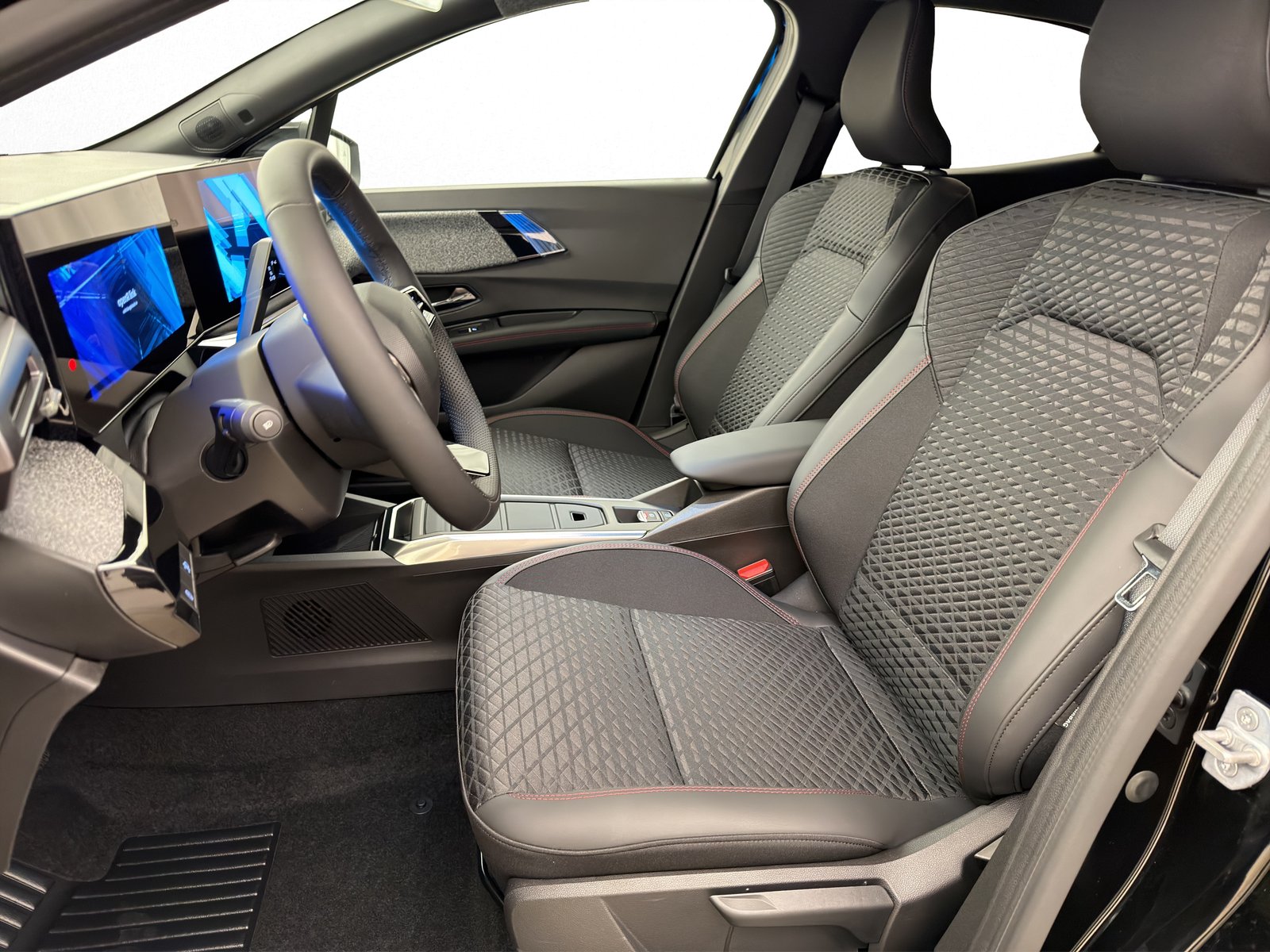RENAULT Clio 6 1.8 E-Tech techno, Hybride Intégral Essence/Électricité, Voiture nouvelle, Automatique - 3