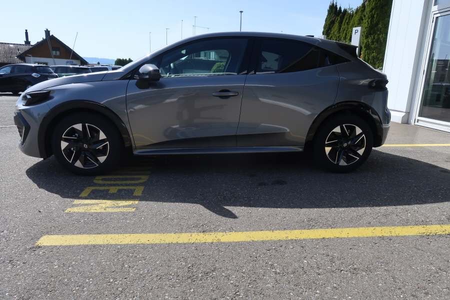RENAULT Clio 1.8 E-Tech techno, Full-Hybrid Petrol/Electric, New car, Automatic - 2