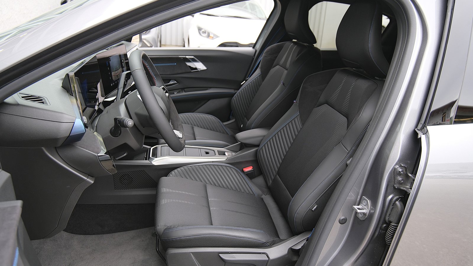 RENAULT Clio 1.8 E-Tech Esprit Alpine Vollausstattung, Full-Hybrid Petrol/Electric, New car, Automatic - 4