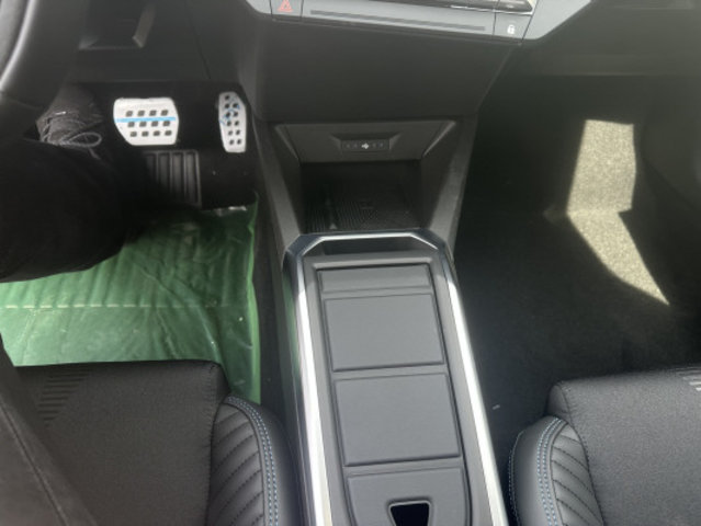 RENAULT Clio 1.8 E-Tech Esprit Al, Petrol, New car, Automatic - 7