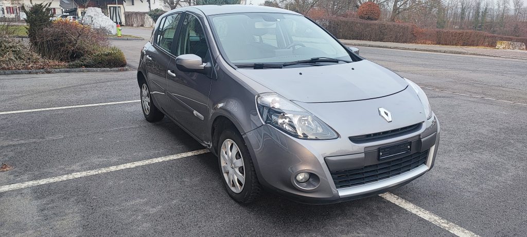 RENAULT CLIO 1.2 TCe 100 Dynamique, Benzin, Occasion / Gebraucht, Handschaltung - 2
