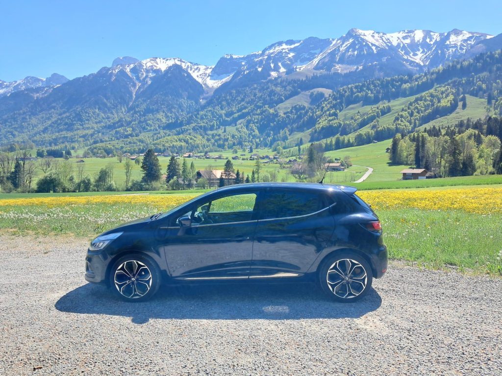 RENAULT CLIO 1.2 TCe 120 90th Anniv. S/S, Essence, Occasion / Utilisé, Automatique - 2