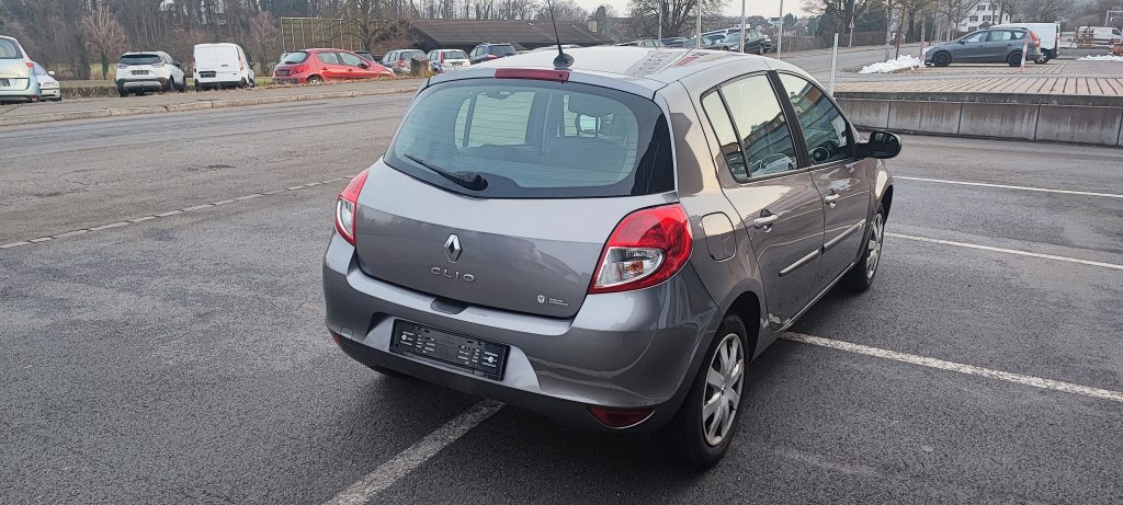 RENAULT CLIO 1.2 TCe 100 Dynamique, Benzin, Occasion / Gebraucht, Handschaltung - 5