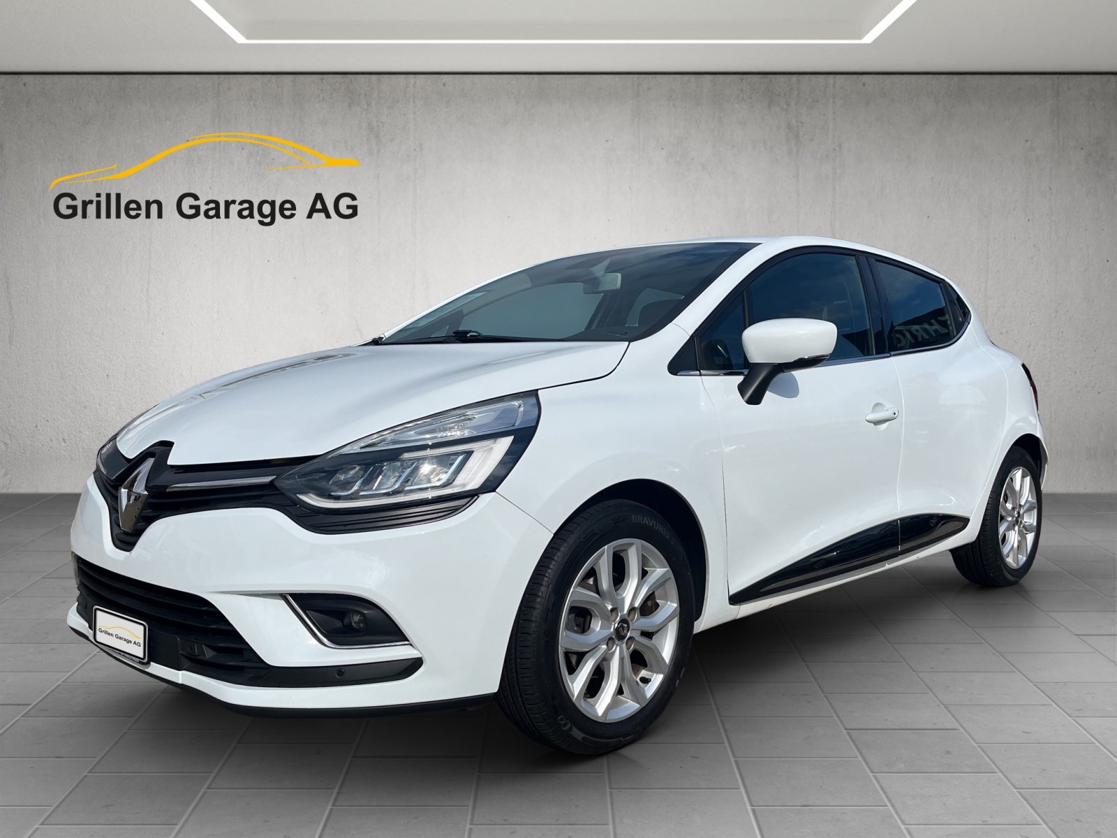 RENAULT Clio 1.2 TCe 120 90th Anniv. S/S