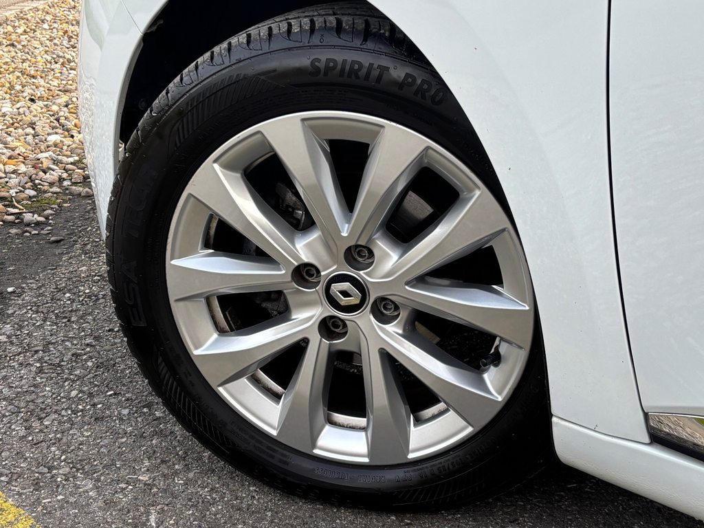 RENAULT Clio 1.0 Intens CVT, Petrol, Second hand / Used, Automatic - 5