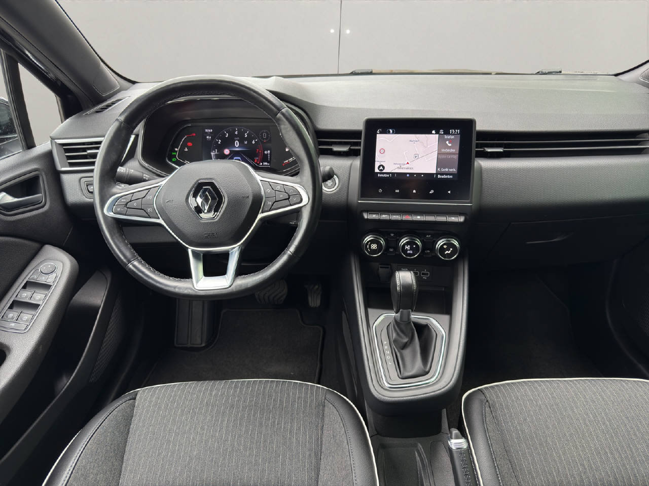 RENAULT Clio 1.0 TCe Intens CVT, Petrol, Second hand / Used, Automatic - 7