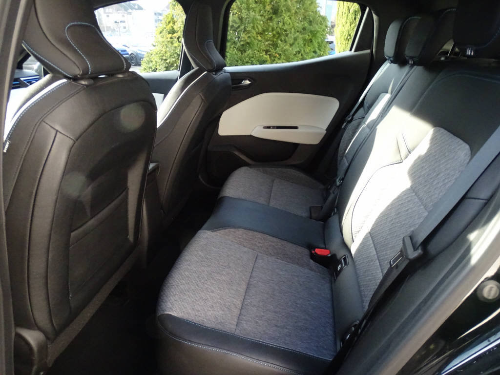 RENAULT Clio 1.6 E-Tech Edition One, Full-Hybrid Petrol/Electric, Second hand / Used, Automatic - 6