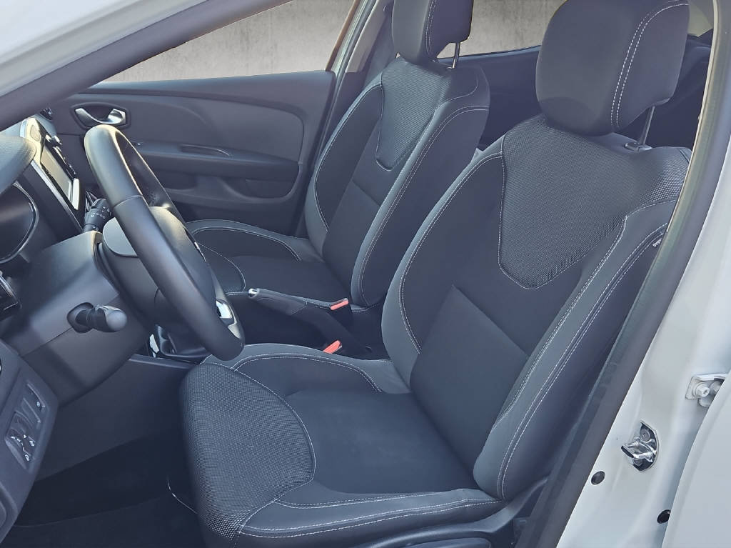 RENAULT Clio 0.9 TCe Zen S/S, Petrol, Second hand / Used, Manual - 5