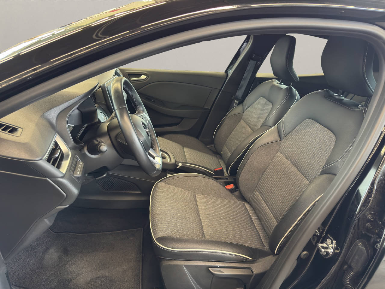 RENAULT Clio 1.0 TCe Intens CVT, Essence, Occasion / Utilisé, Automatique - 5