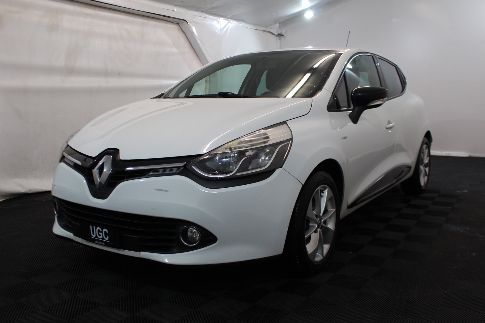 RENAULT Clio 1.2 TCe 120 Limited S/S, Petrol, Second hand / Used, Automatic - 3