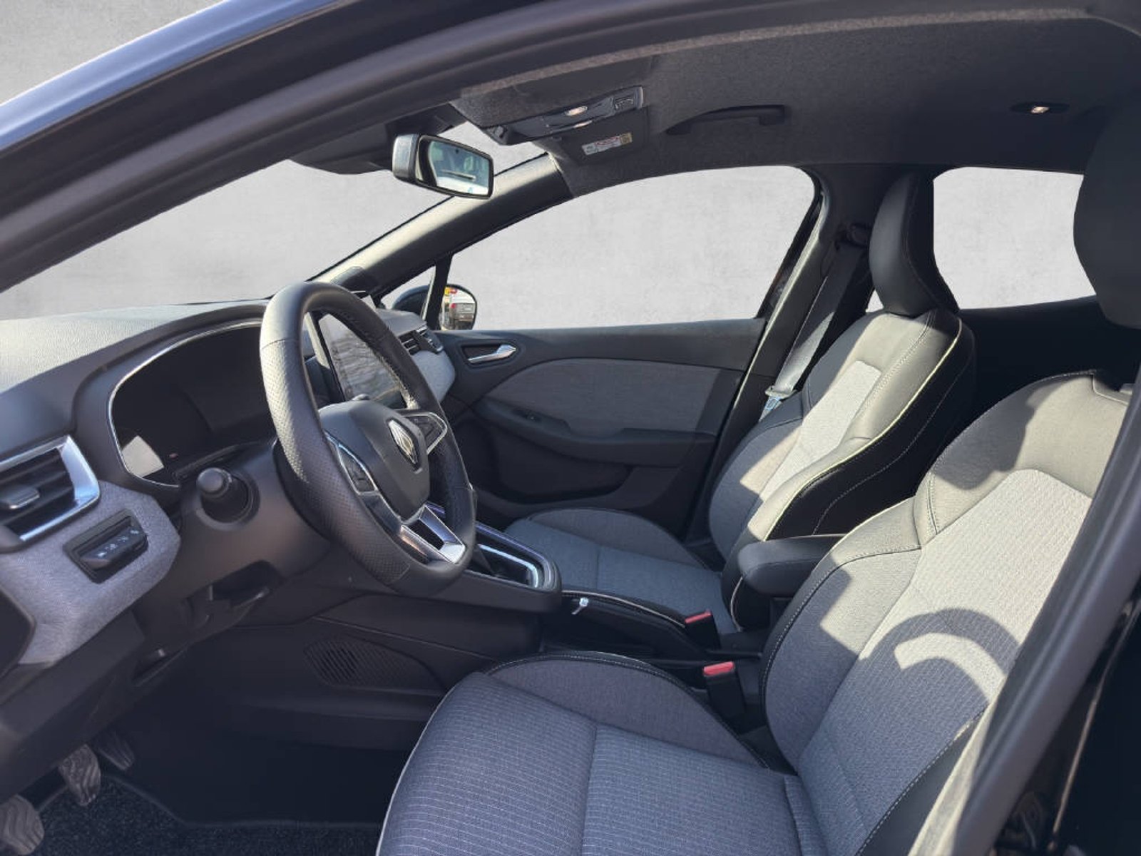 RENAULT Clio 1.0 TCe techno, Petrol, Second hand / Used, Manual - 7