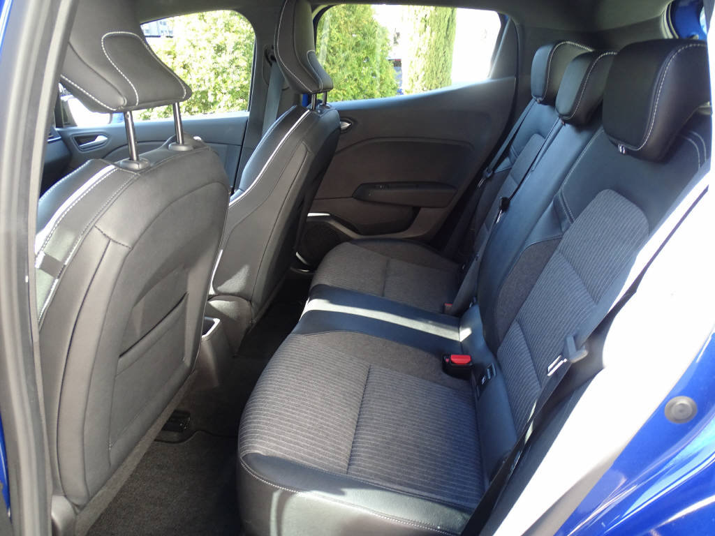 RENAULT Clio 1.6 E-Tech Intens, Full-Hybrid Petrol/Electric, Second hand / Used, Automatic - 6