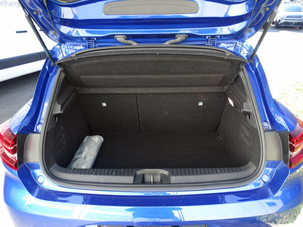 RENAULT Clio 1.6 E-Tech Intens, Full-Hybrid Petrol/Electric, Second hand / Used, Automatic - 7