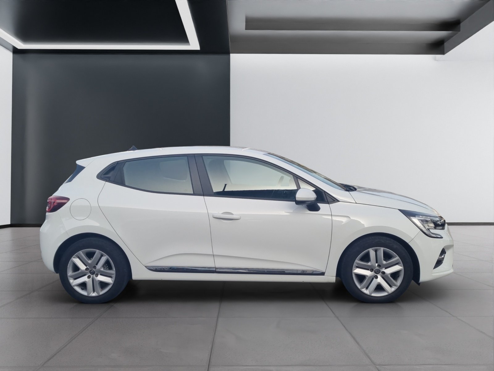RENAULT Clio 1.0 TCe 100 Business, Petrol, Second hand / Used, Manual - 6