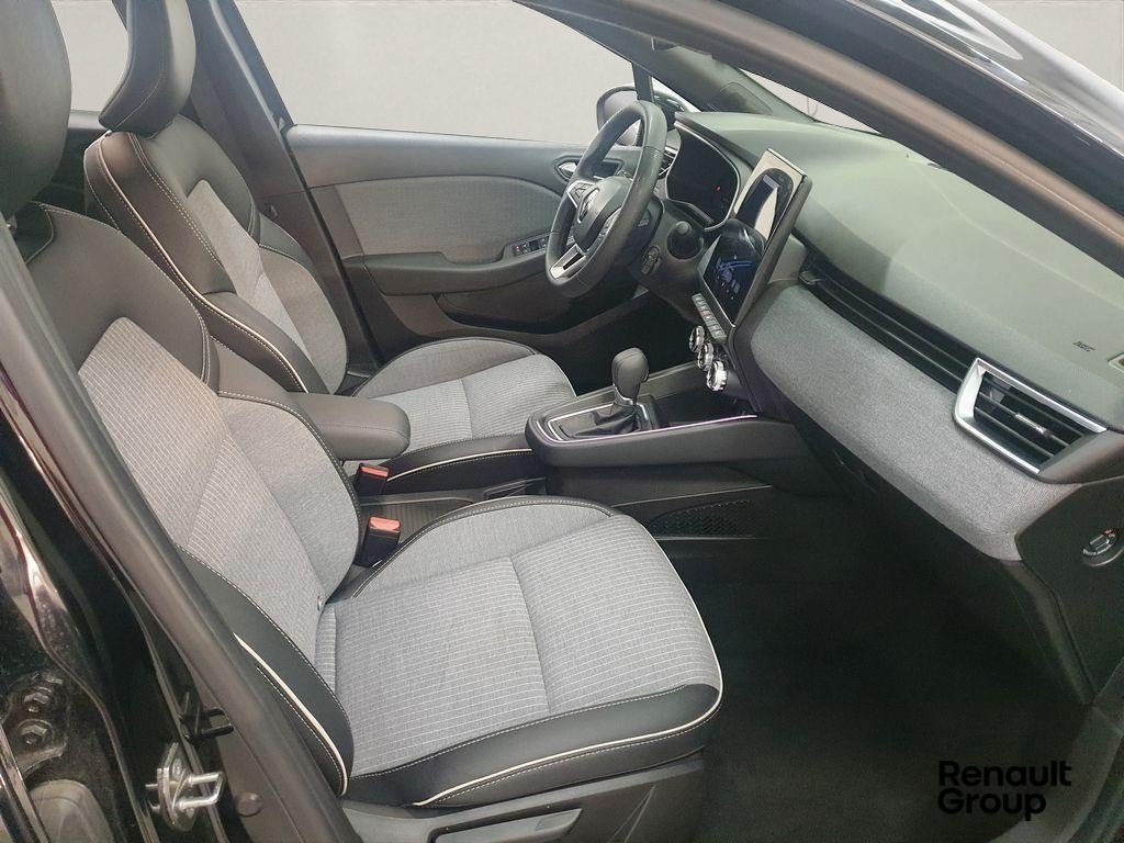 RENAULT Clio 1.6 E-Tech techno, Full-Hybrid Petrol/Electric, Second hand / Used, Automatic - 4