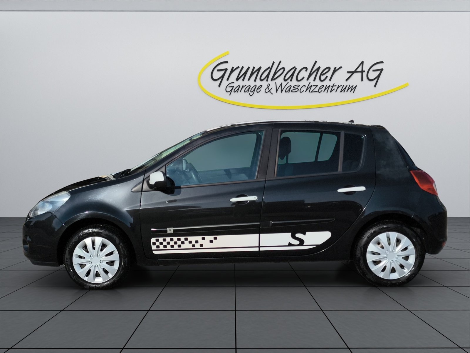 RENAULT Clio 1.2 TCE 100 S, Petrol, Second hand / Used, Manual - 4