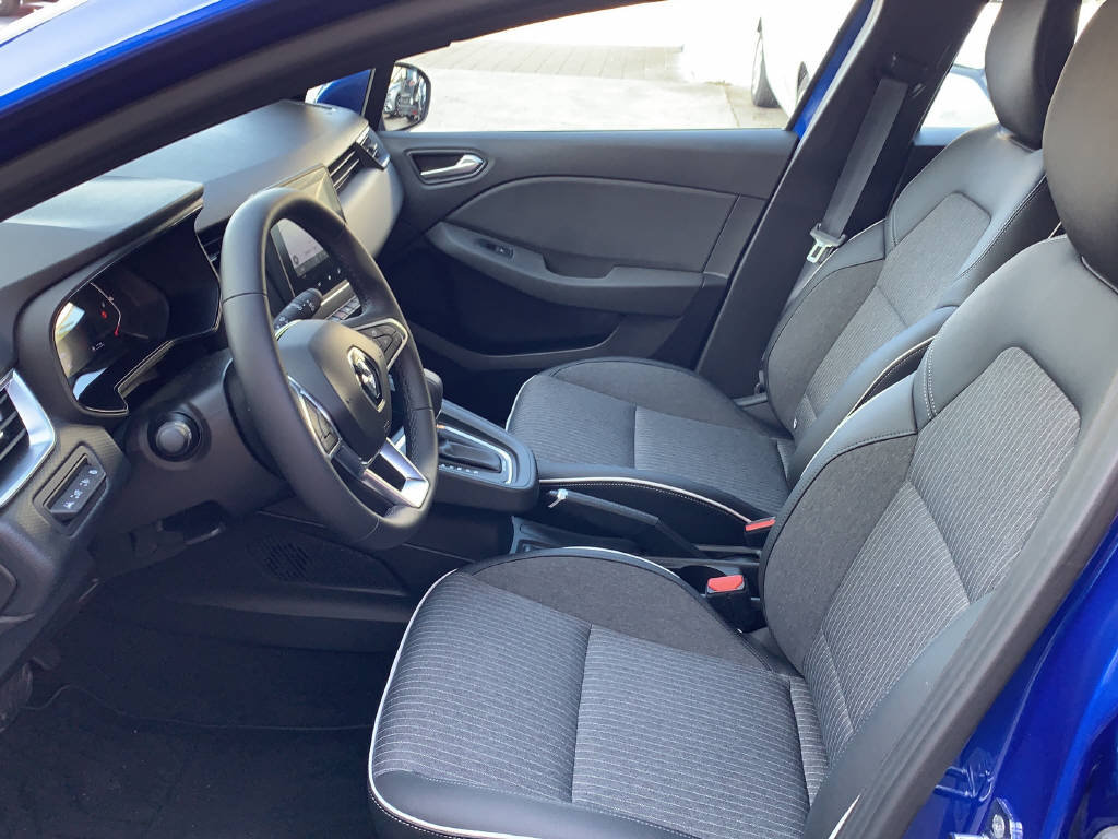 RENAULT Clio INTENS E-TECH 140, Full-Hybrid Petrol/Electric, Second hand / Used, Automatic - 5