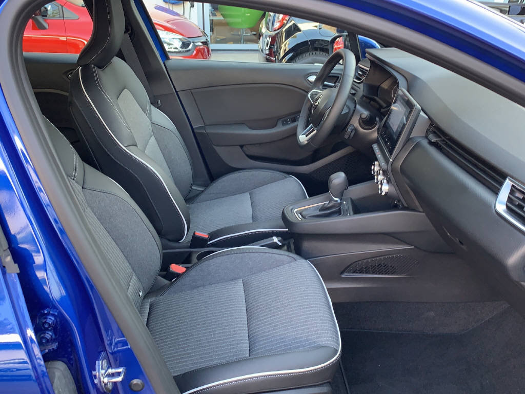 RENAULT Clio INTENS E-TECH 140, Full-Hybrid Petrol/Electric, Second hand / Used, Automatic - 7