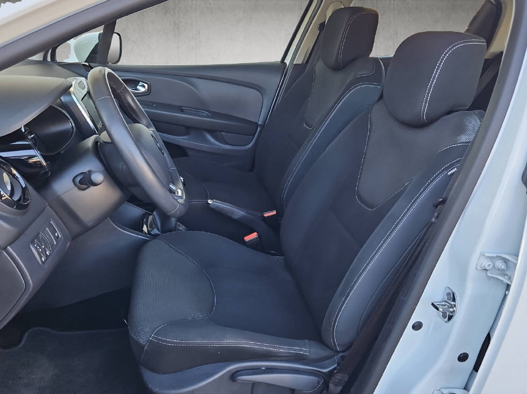 RENAULT Clio 0.9 TCe Zen S/S, Petrol, Second hand / Used, Manual - 5