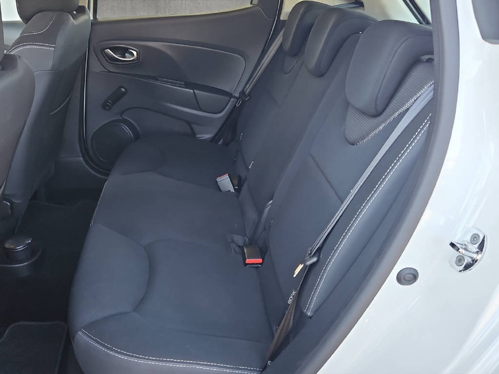 RENAULT Clio 0.9 TCe Zen S/S, Petrol, Second hand / Used, Manual - 6