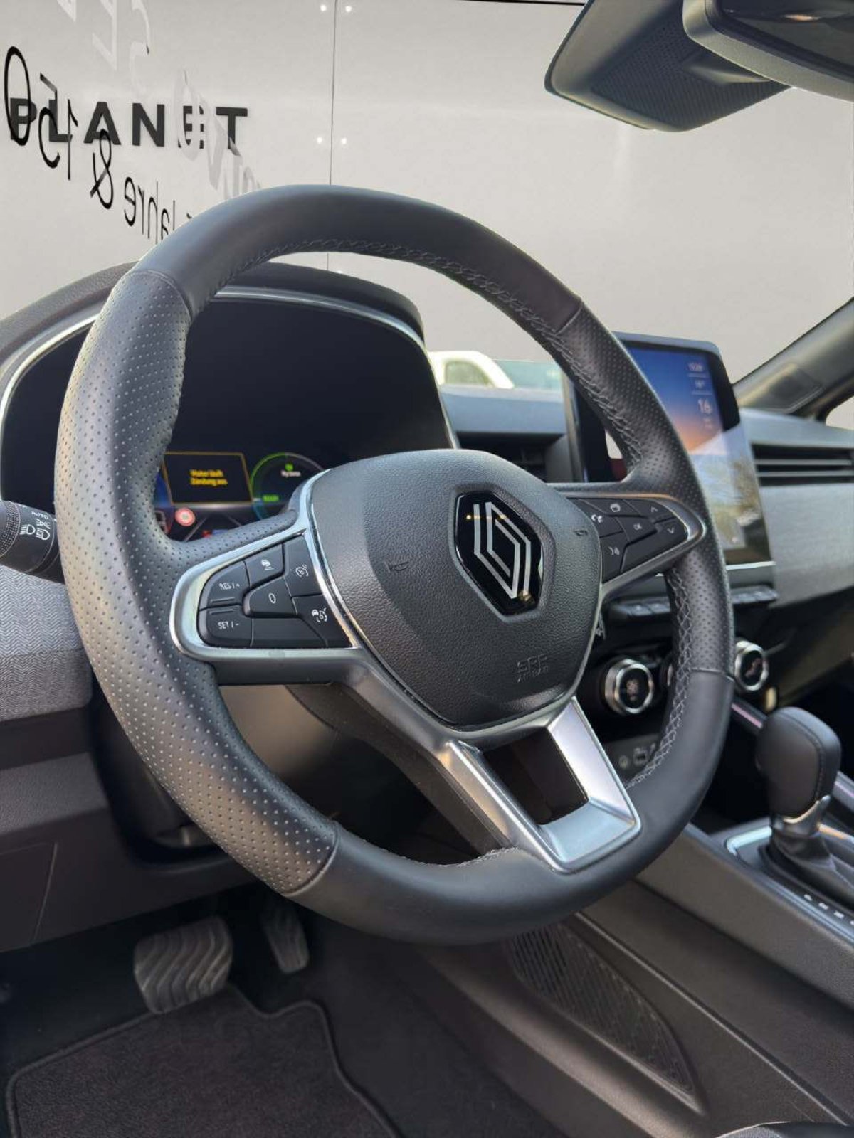 RENAULT Clio 1.6 E-Tech techno, Full-Hybrid Petrol/Electric, Second hand / Used, Automatic - 6
