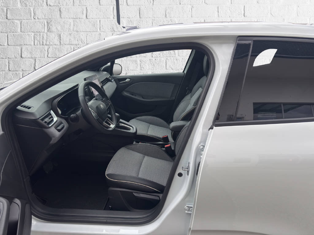 RENAULT Clio 1.6 E-Tech techno, Hybride Intégral Essence/Électricité, Occasion / Utilisé, Automatique - 6