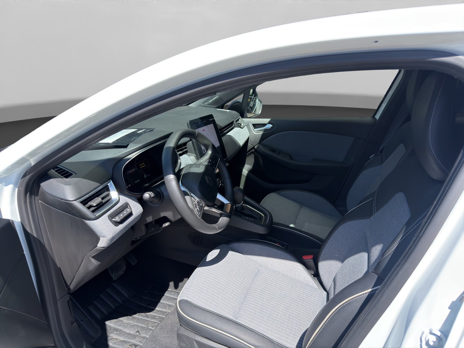 RENAULT Clio 1.6 E-Tech techno, Voll-Hybrid Benzin/Elektro, Occasion / Gebraucht, Automatik - 7