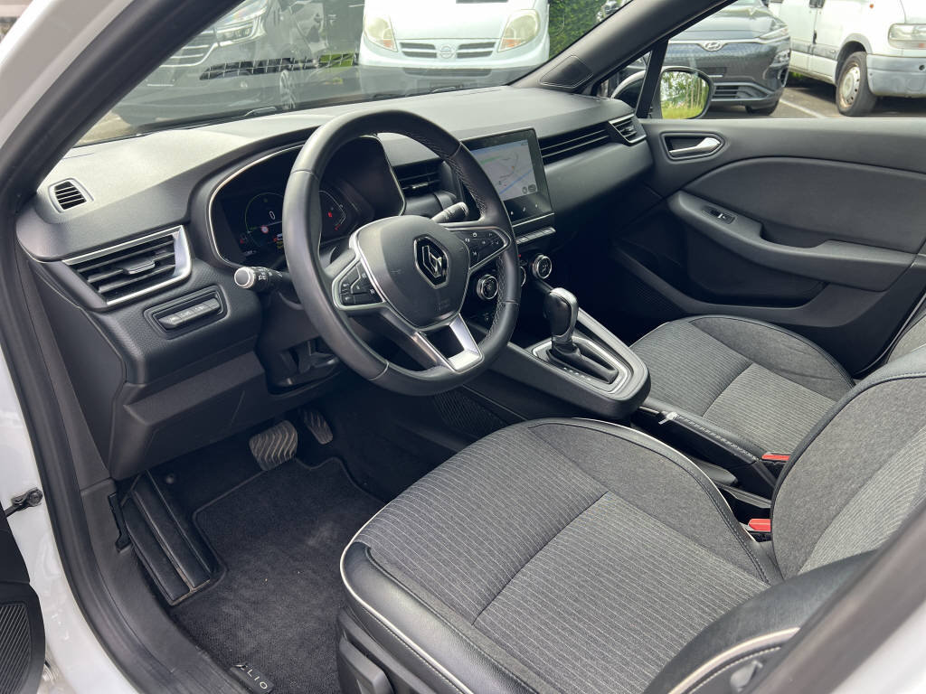 RENAULT Clio 1.6 E-Tech Intens, Voll-Hybrid Benzin/Elektro, Occasion / Gebraucht, Automatik - 7