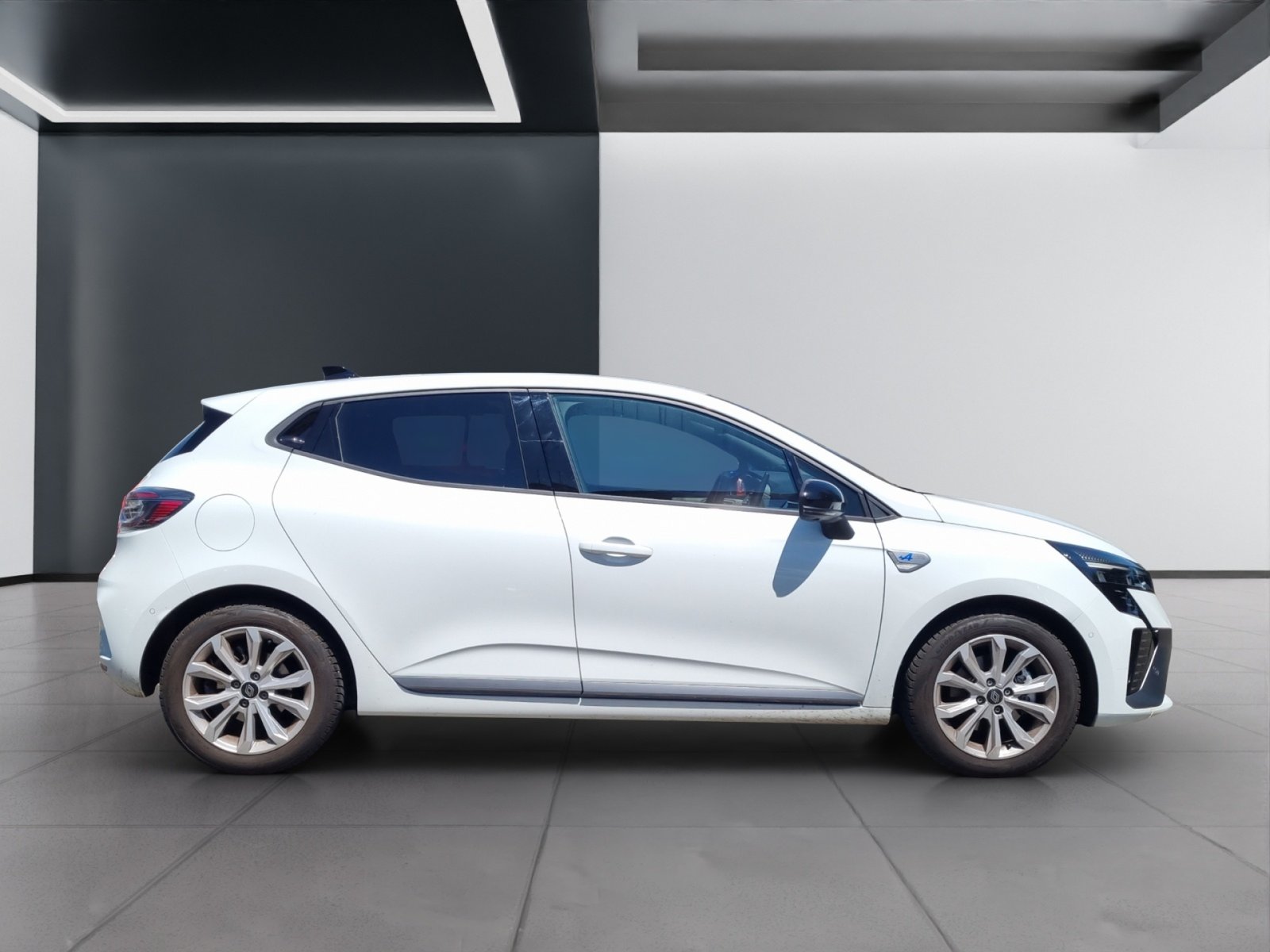 RENAULT Clio 1.6 E-Tech esprit Alpine 1.6 E-Tech esprit Alpine, Hybride Intégral Essence/Électricité, Occasion / Utilisé, Automatique - 6