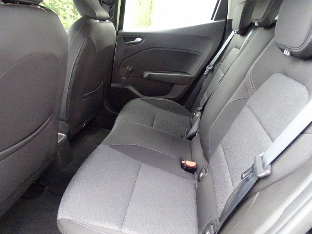 RENAULT Clio 1.0 TCe Zen, Petrol, Second hand / Used, Manual - 6