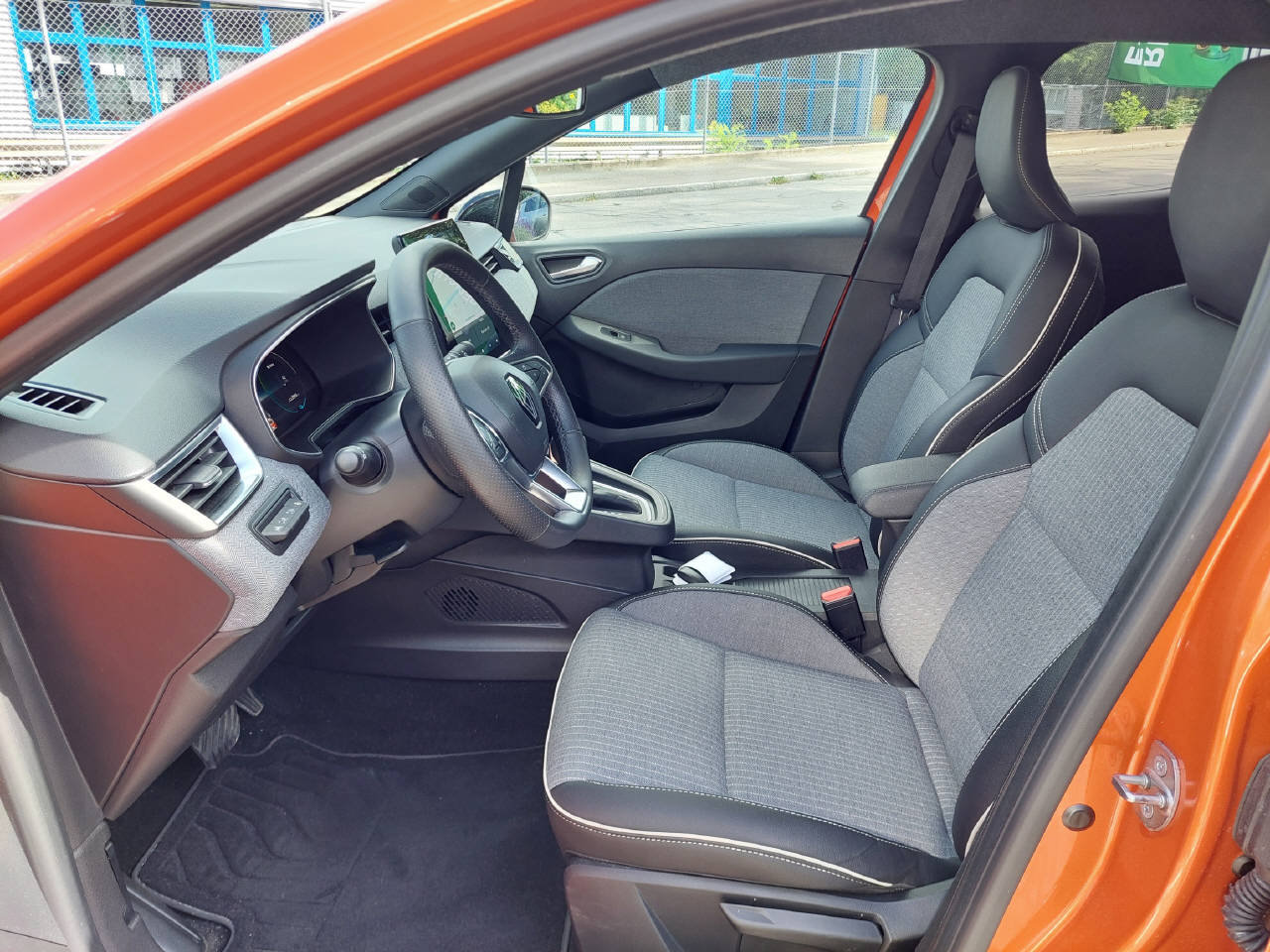 RENAULT Clio 1.6 E-Tech techno 145, Full-Hybrid Petrol/Electric, Second hand / Used, Automatic - 6
