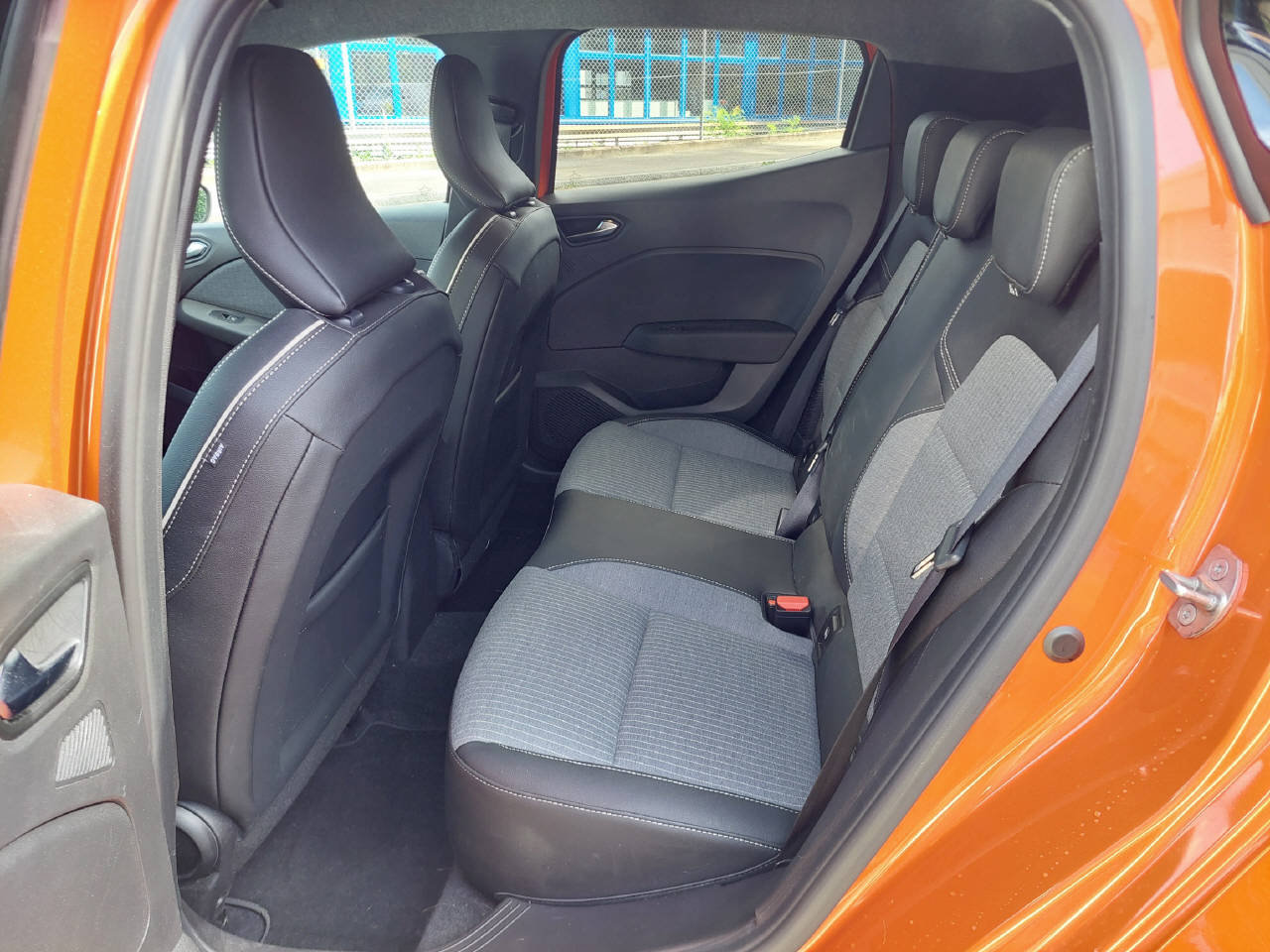 RENAULT Clio 1.6 E-Tech techno 145, Full-Hybrid Petrol/Electric, Second hand / Used, Automatic - 7