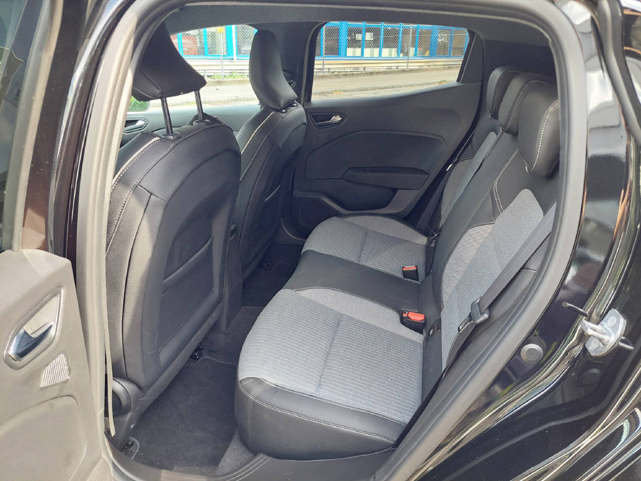 RENAULT Clio 1.6 E-Tech techno, Hybride Intégral Essence/Électricité, Occasion / Utilisé, Automatique - 7