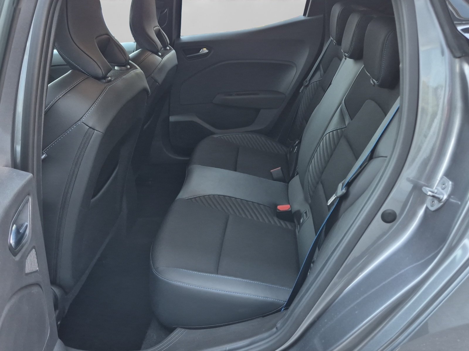 RENAULT Clio 1.6 E-Tech esprit Alpine, Hybride Intégral Essence/Électricité, Occasion / Utilisé, Automatique - 7