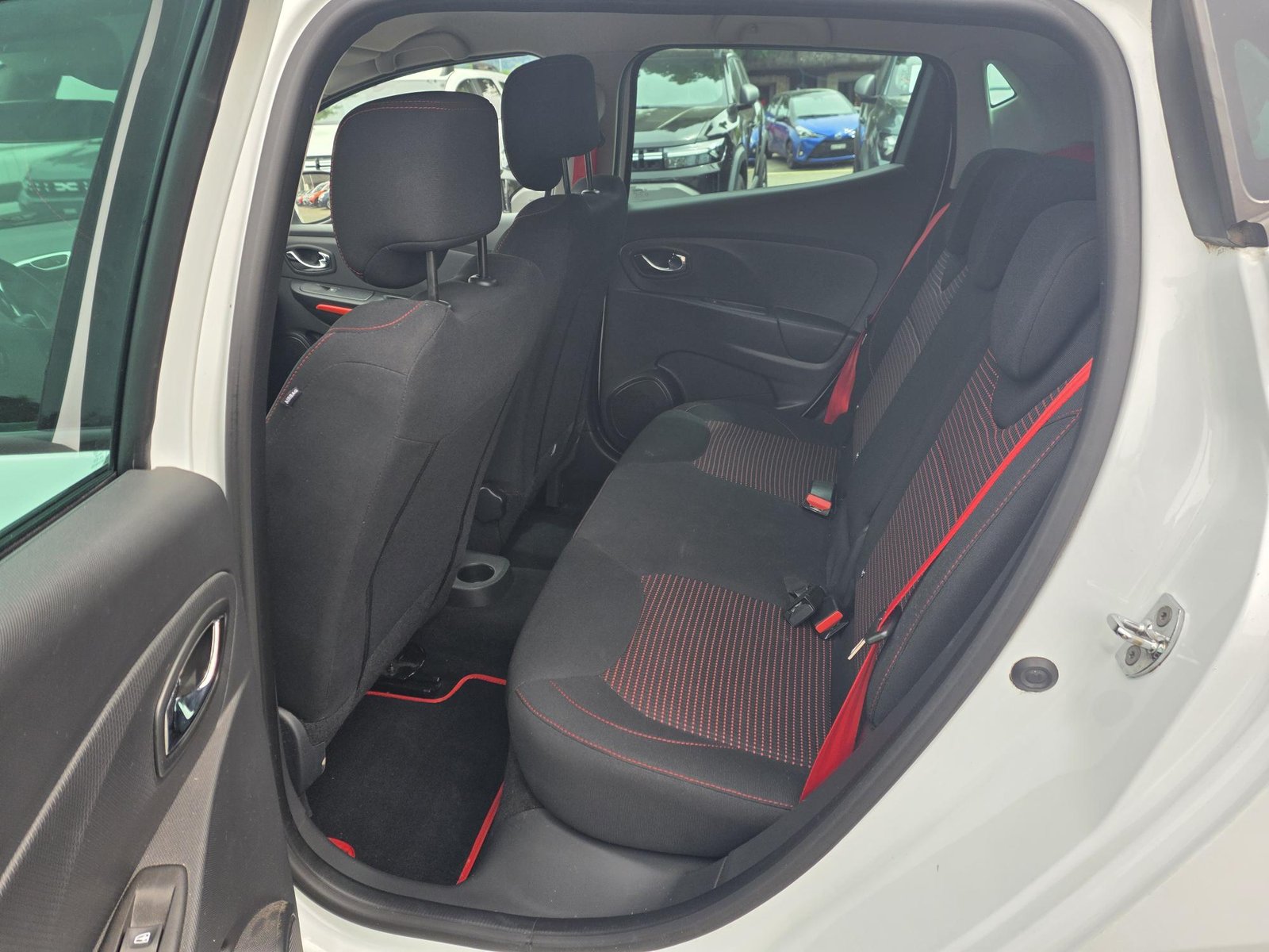 RENAULT Clio Sport 1.6T 16V RS, Benzin, Occasion / Gebraucht, Automatik - 7