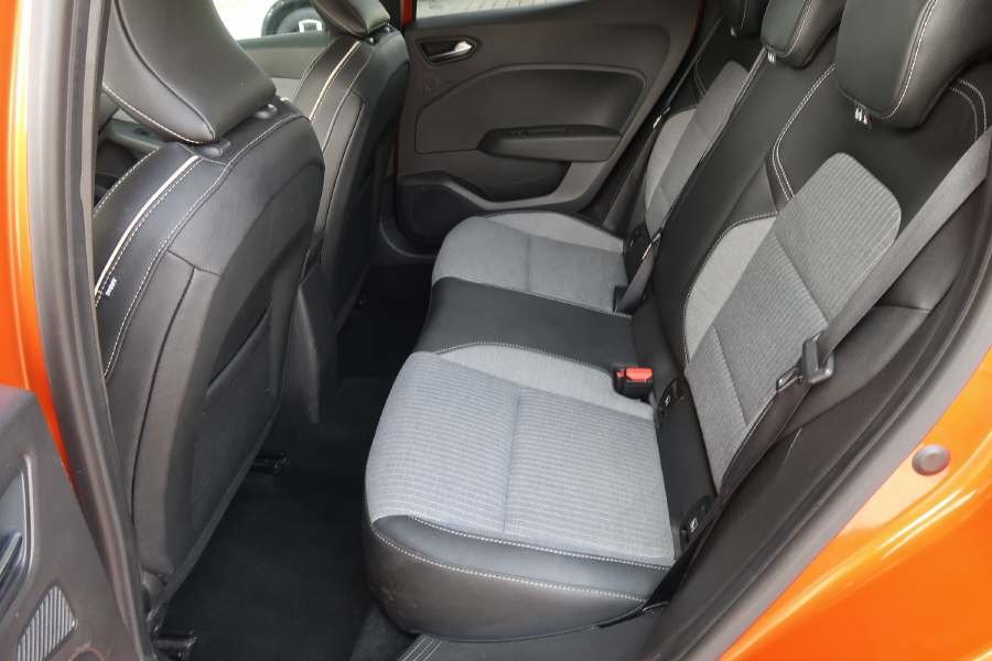 RENAULT Clio 1.0 TCe techno, Petrol, Second hand / Used, Manual - 5