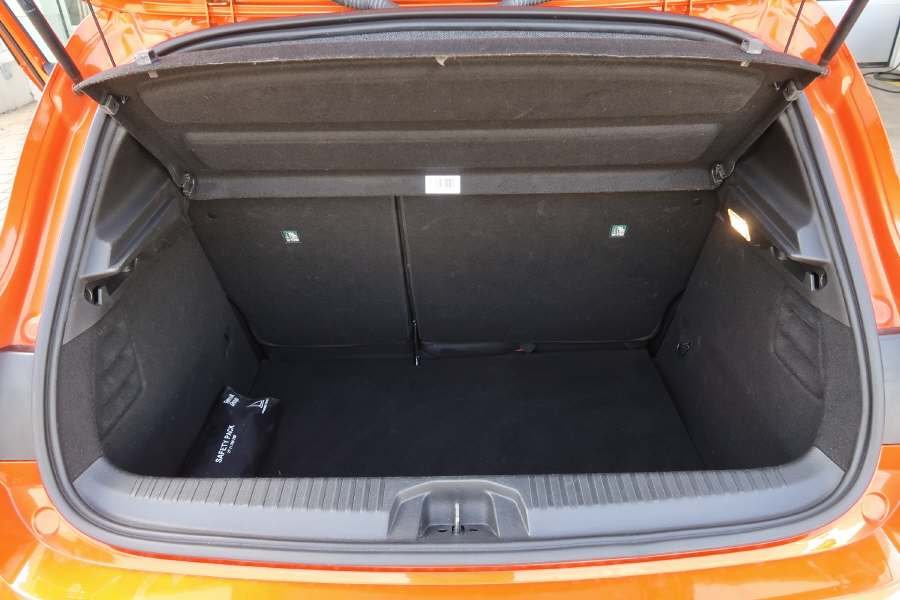 RENAULT Clio 1.0 TCe techno, Petrol, Second hand / Used, Manual - 6