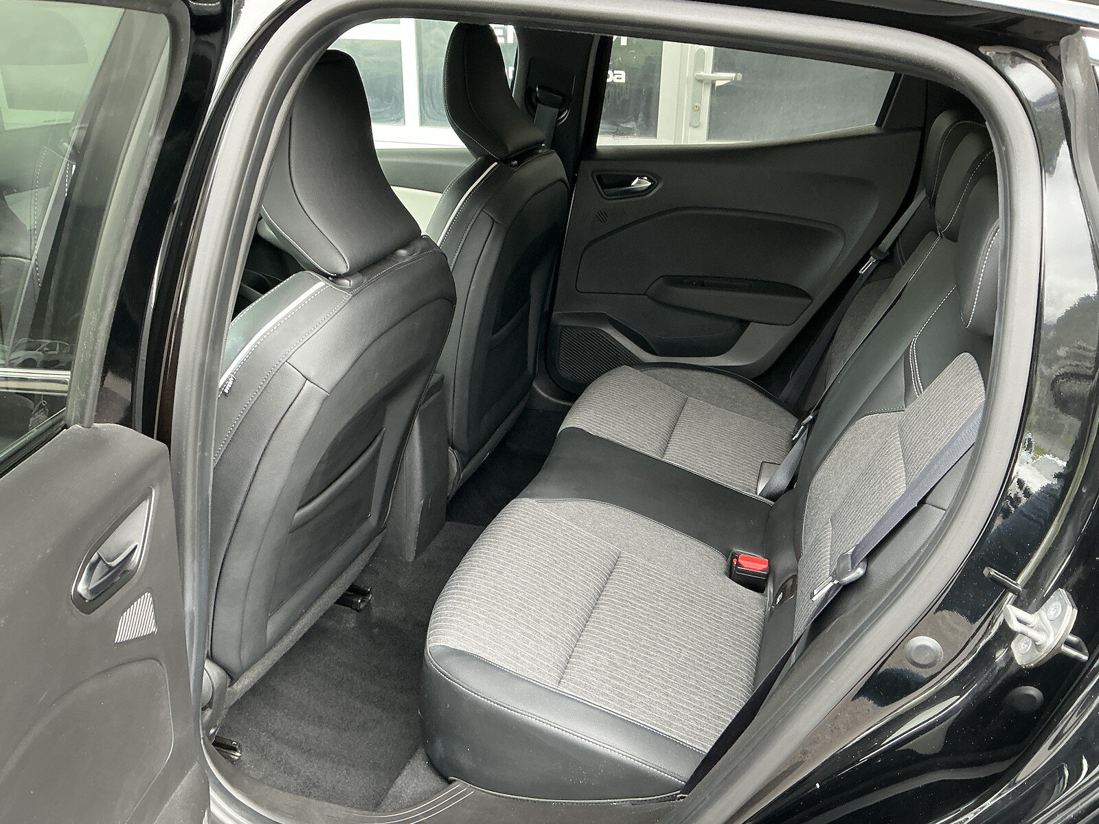RENAULT Clio 1.3 TCe techno, Benzin, Occasion / Gebraucht, Handschaltung - 6