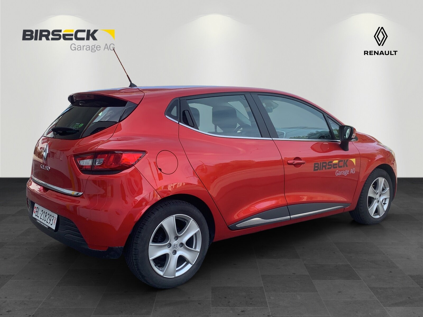 RENAULT Clio 1.2 TCe 120 Swiss Edition, Benzin, Occasion / Gebraucht, Automatik - 2