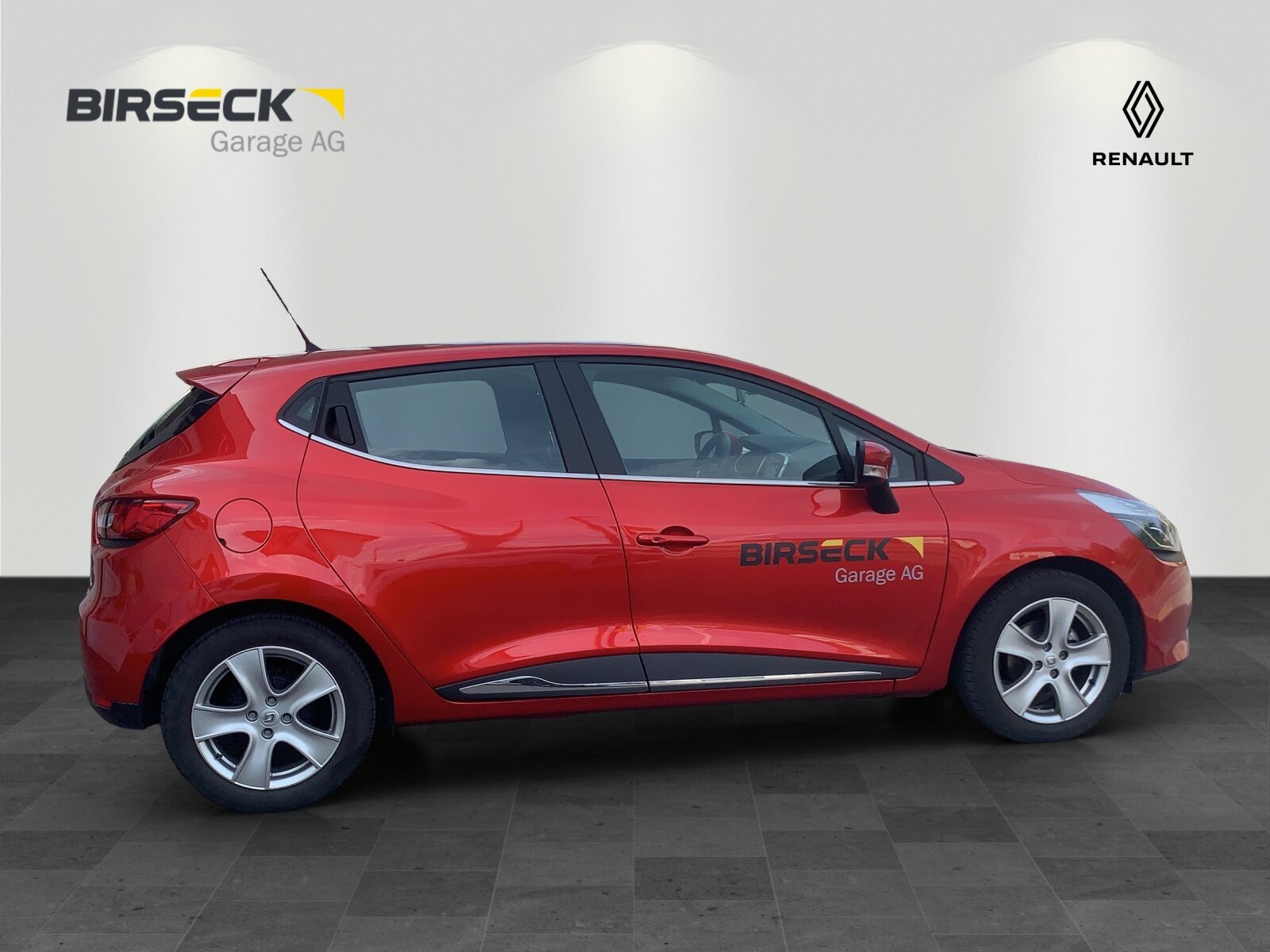 RENAULT Clio 1.2 TCe 120 Swiss Edition, Benzin, Occasion / Gebraucht, Automatik - 3
