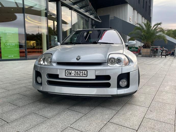 RENAULT Clio 3.0 V6 24V Sport, Benzin, Occasion / Gebraucht, Handschaltung