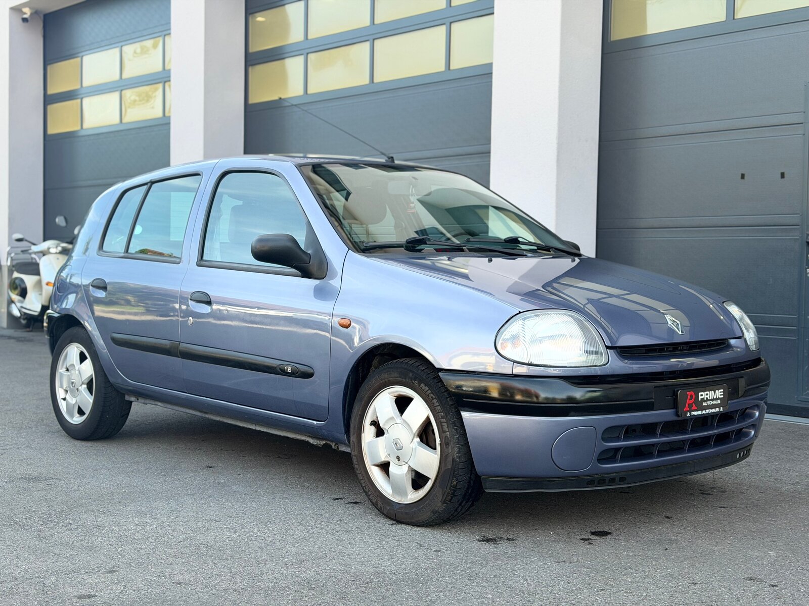 RENAULT CLIO
